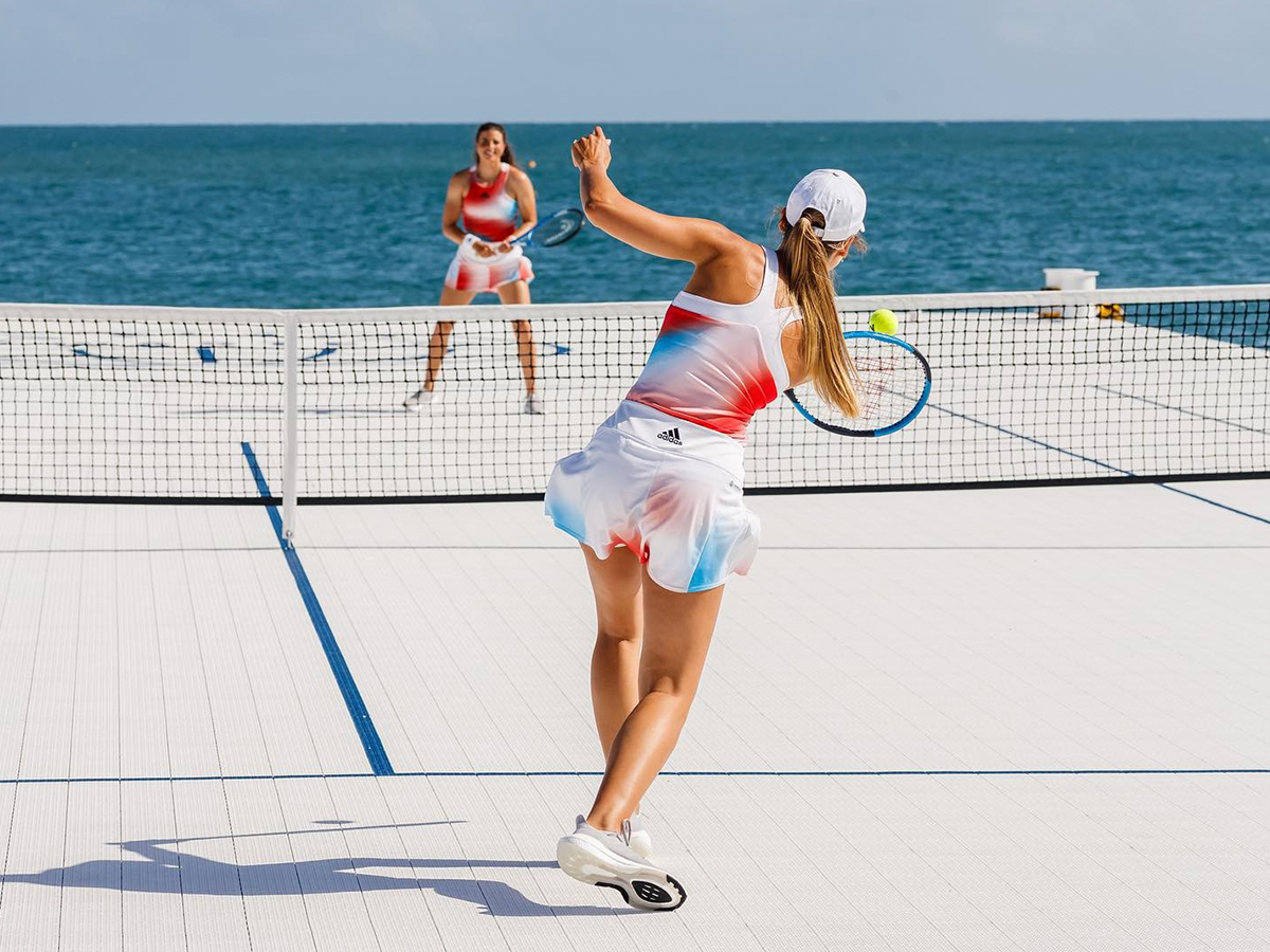 Tennis court adidas hotsell
